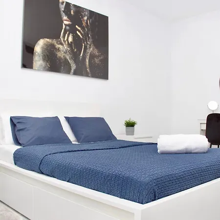 Apartment Second Line Puerto Banus Top Floor Marbella