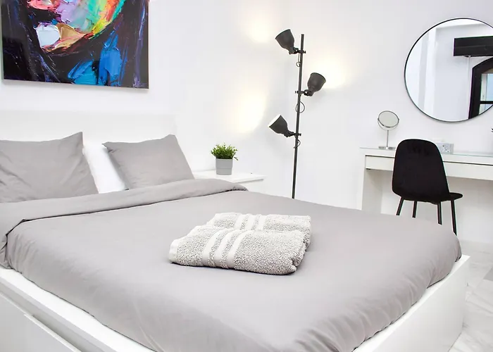 Second Line Puerto Banus Top Floor *