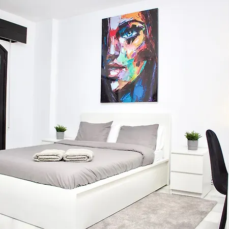 Second Line Puerto Banus Top Floor 아파트