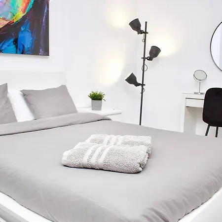 Second Line Puerto Banus Top Floor *